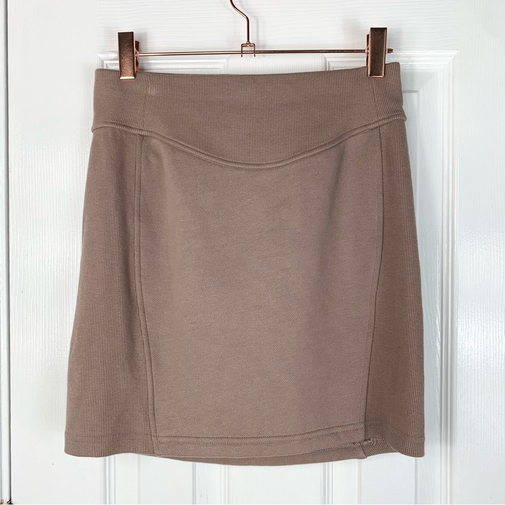 Lululemon Scuba High Rise Mini Skirt Size XS - Picture 2 of 4